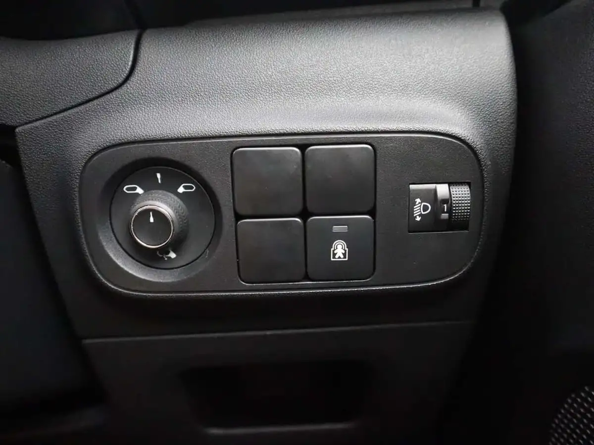 2024-citroen-c3-12-puretech-plus-110ps-eat6-big-33
