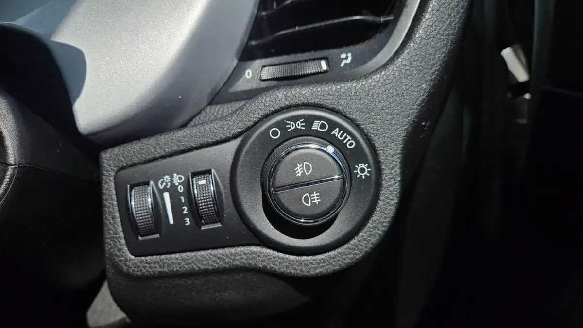 2017-fiat-500x-16-e-torq-lounge-big-30
