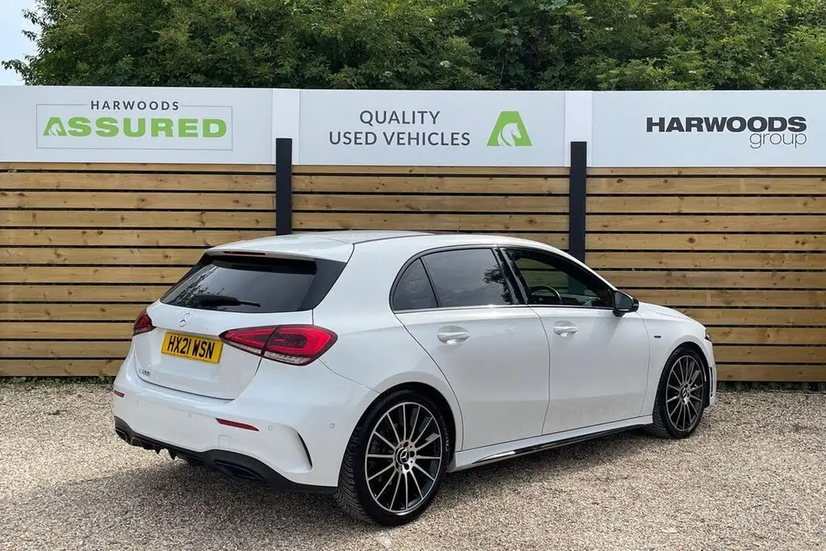 2021-mercedes-benz-a-class-13-a200-exclusive-edition-7g-dct-big-7