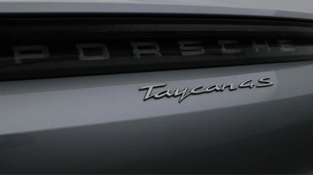2020-porsche-taycan-e-4s-530ps-big-21