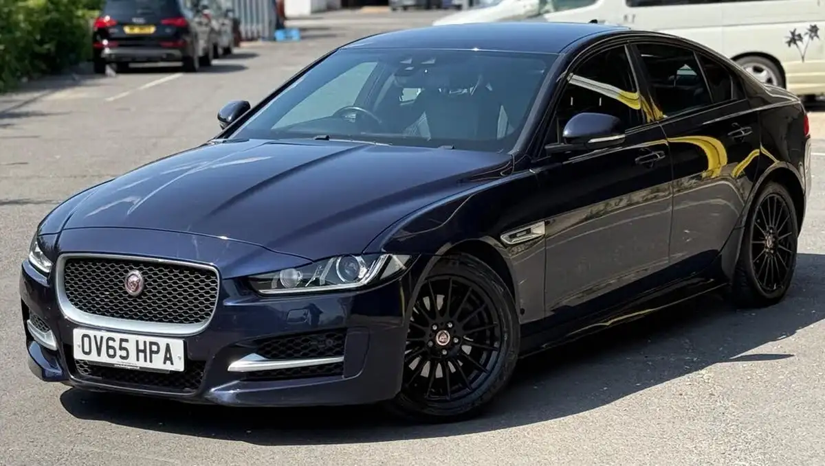 2015-jaguar-xe-20td-r-sport-163ps-auto-big-19