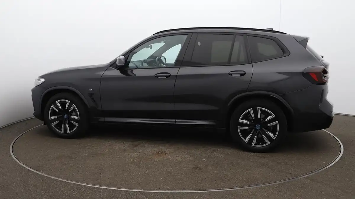 2022-bmw-ix3-e-m-sport-big-62