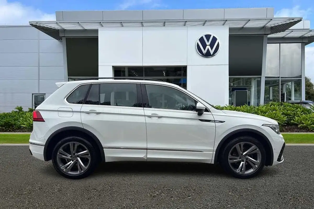 2023-volkswagen-tiguan-15-tsi-r-line-edition-big-3