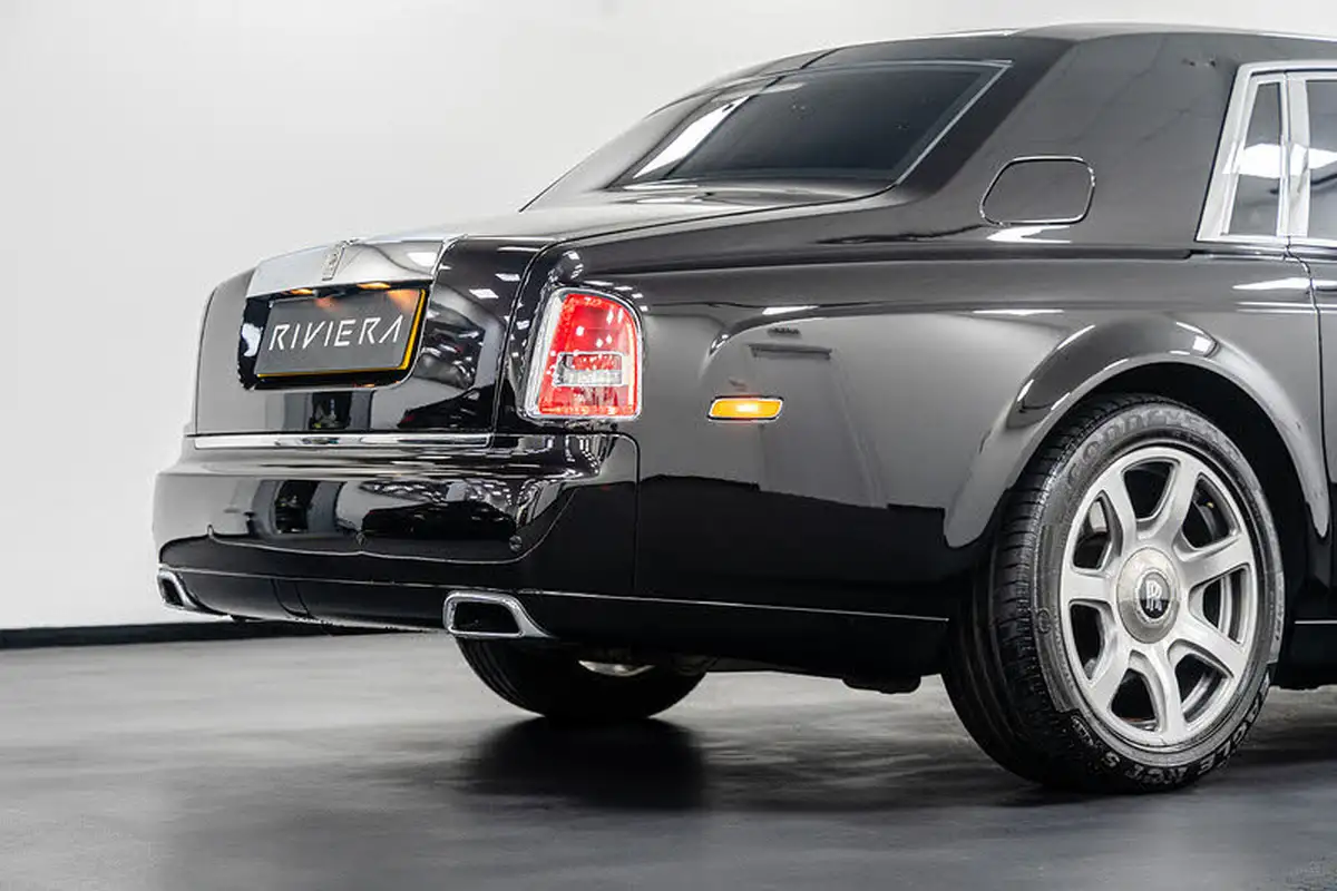 2012-rolls-royce-phantom-67-big-19