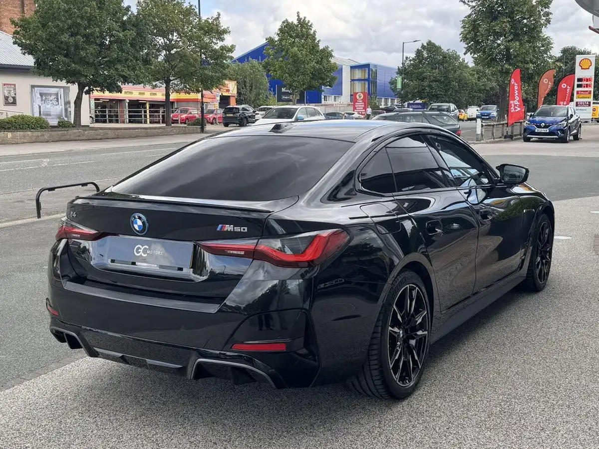 2025-bmw-i4-e-m50-big-6