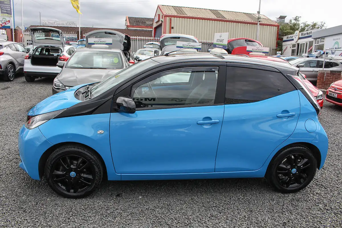 2015-toyota-aygo-10-vvt-i-x-cite-2-68bhp-x-tra-convenience-5d-big-6