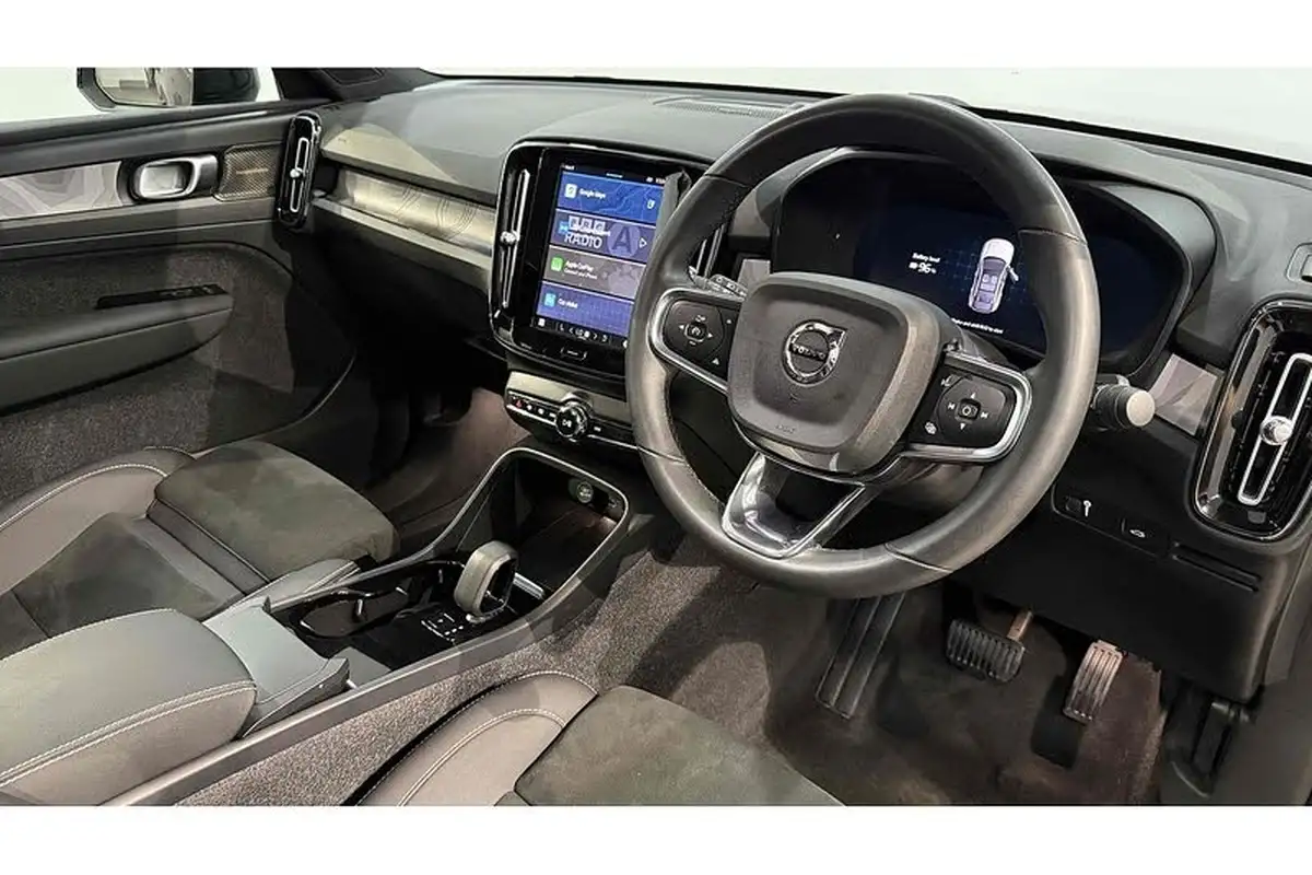 2022-volvo-c40-e-twin-recharge-pro-big-19