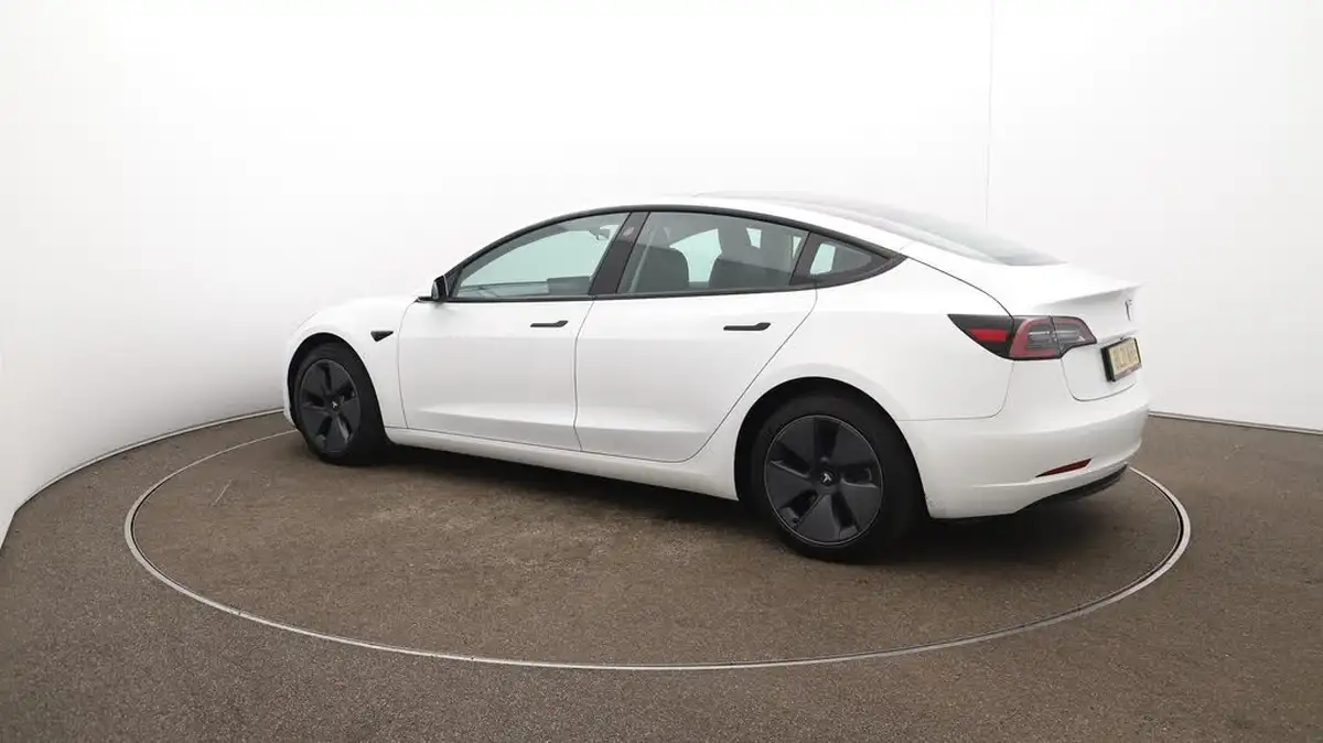 2021-tesla-model-3-e-standard-plus-big-35
