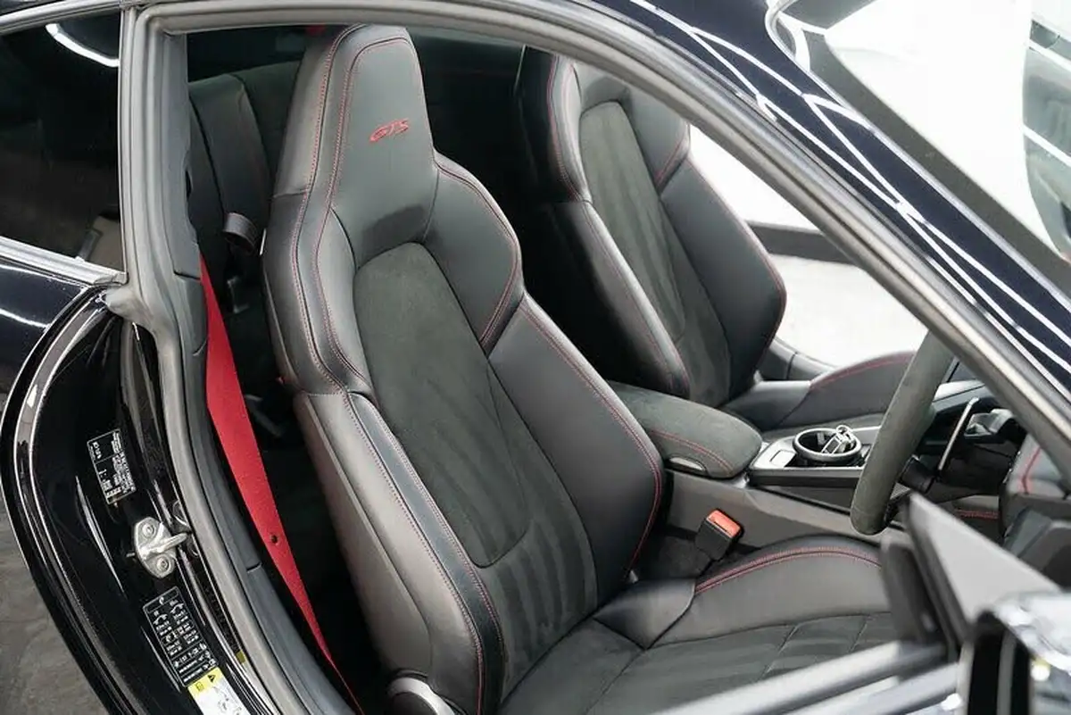 2022-porsche-911-30-carrera-gts-coupe-big-6