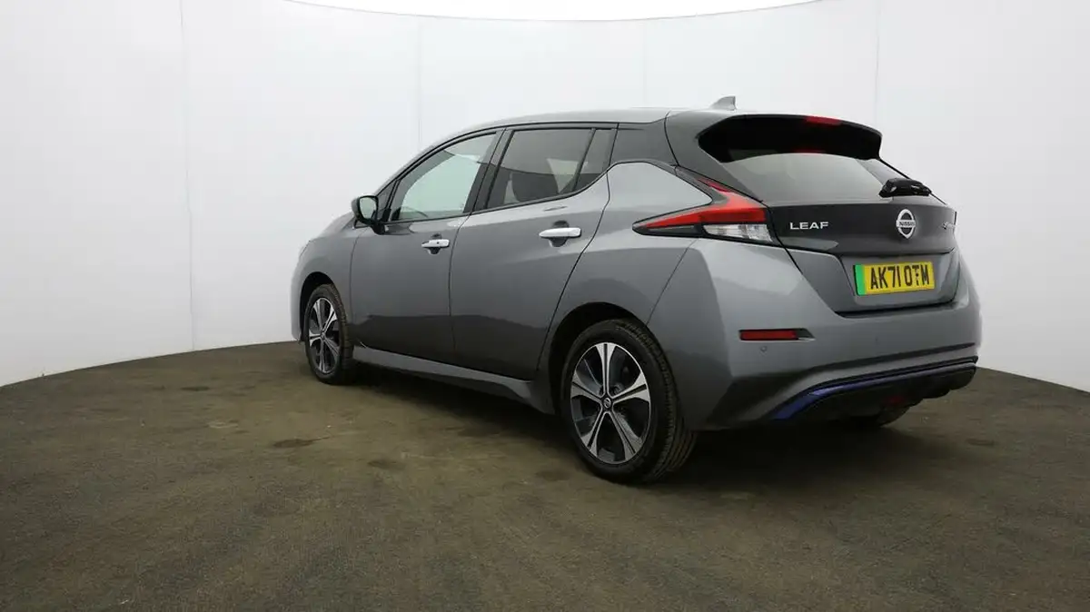 2021-nissan-leaf-e-e-tekna-big-5