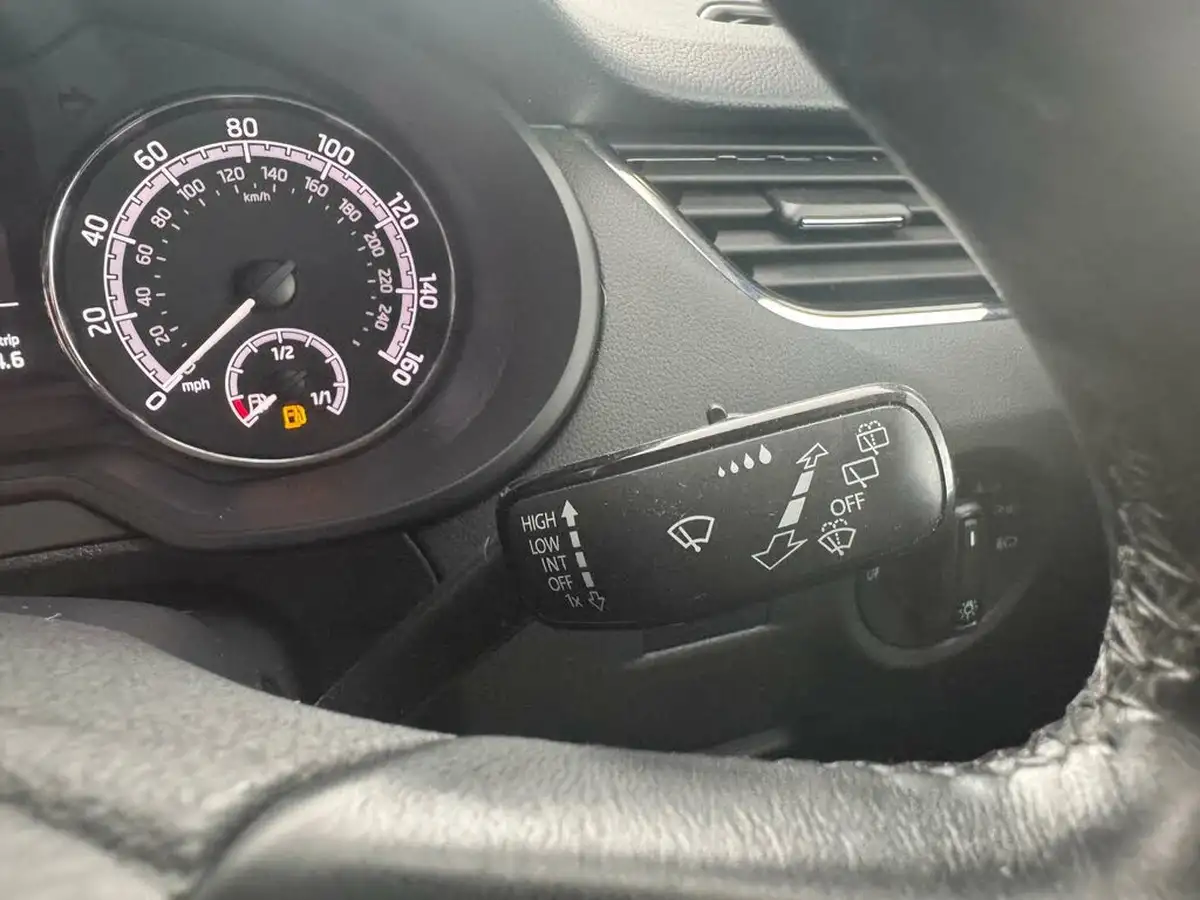 2019-skoda-octavia-10-tsi-se-technology-hatchback-big-19