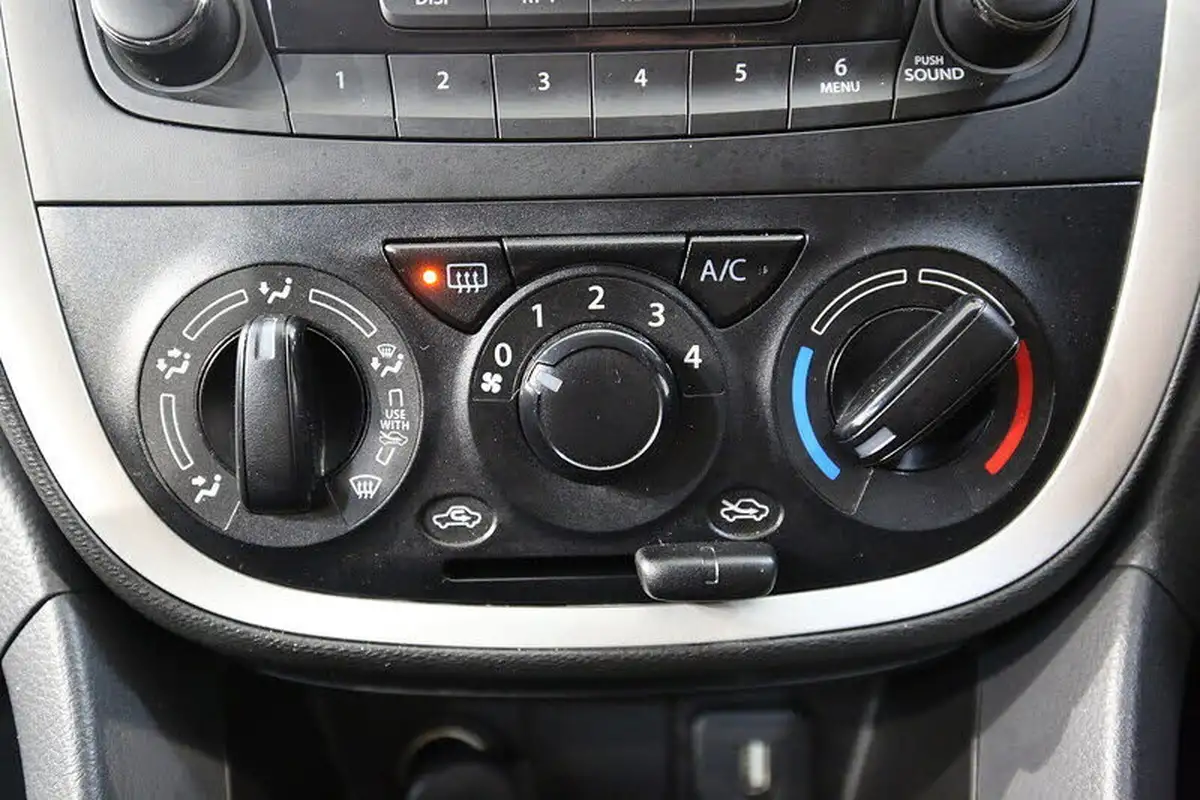 2018-suzuki-celerio-10-sz4-ags-big-45