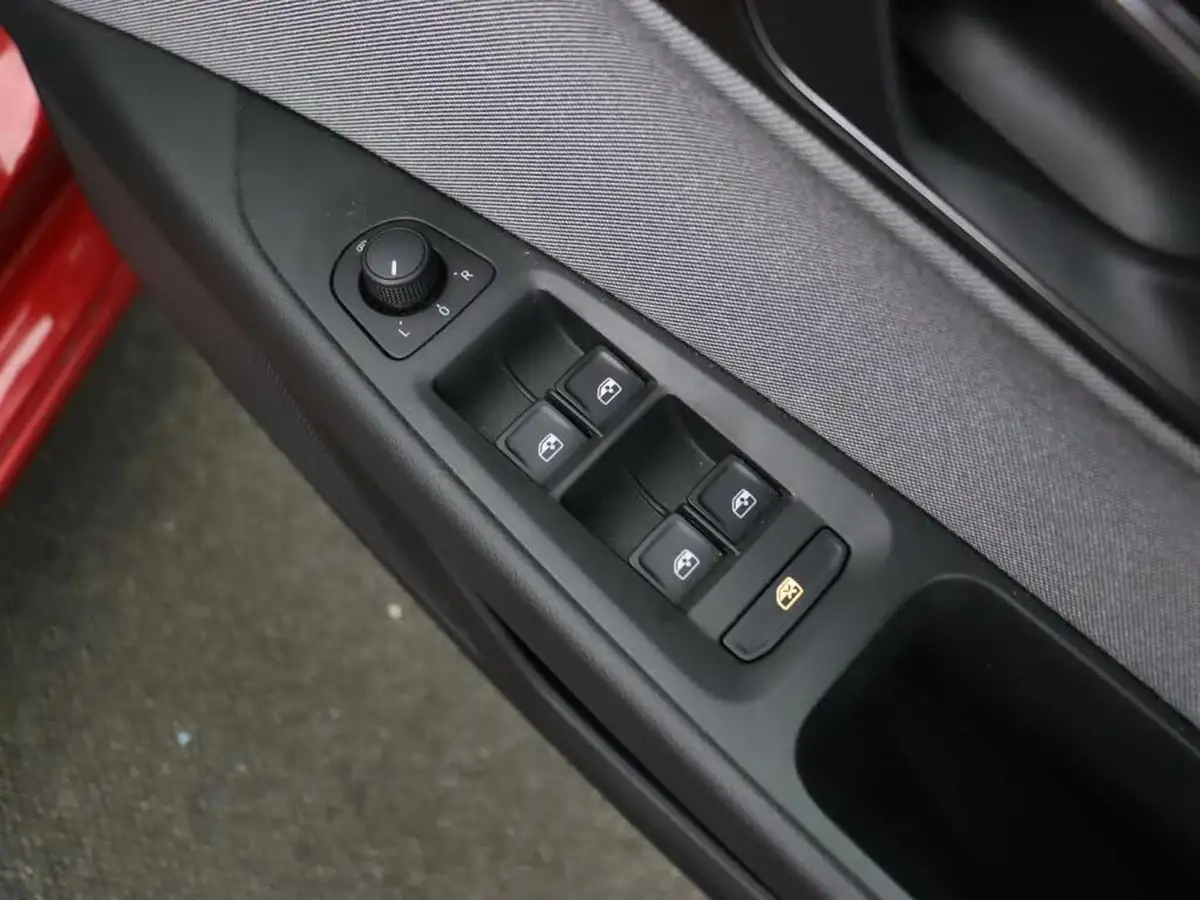 2019-seat-leon-15-tsi-evo-se-dynamic-ss-hatchback-big-13