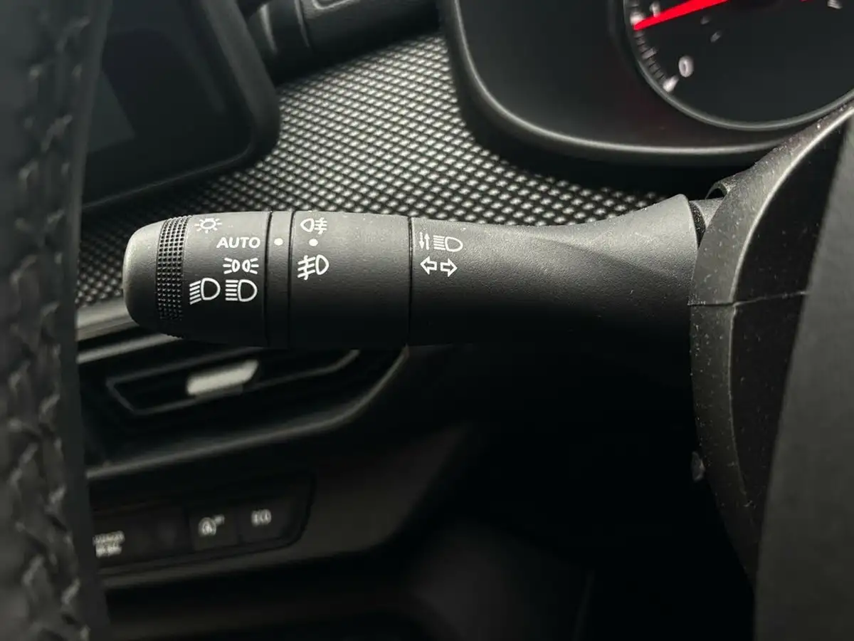 2022-dacia-sandero-10-tce-comfort-90bhp-big-18