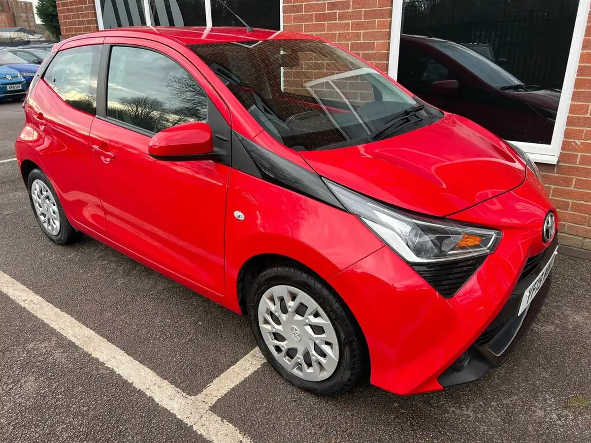 2019-toyota-aygo-10-vvt-i-x-play-big-2