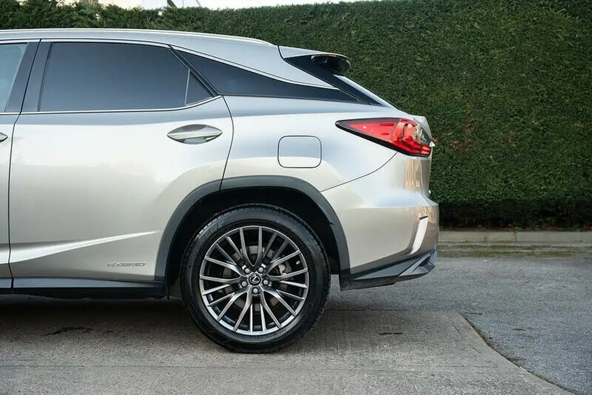 2018-lexus-rx-450h-35-f-sport-big-24