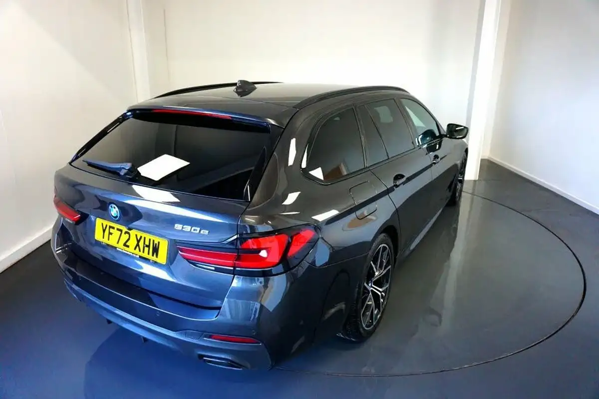 2022-bmw-5-series-20-530e-m-sport-touring-5d-big-11