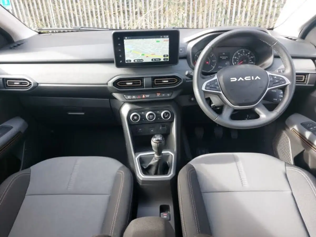 2024-dacia-sandero-stepway-10-tce-extreme-90bhp-big-2