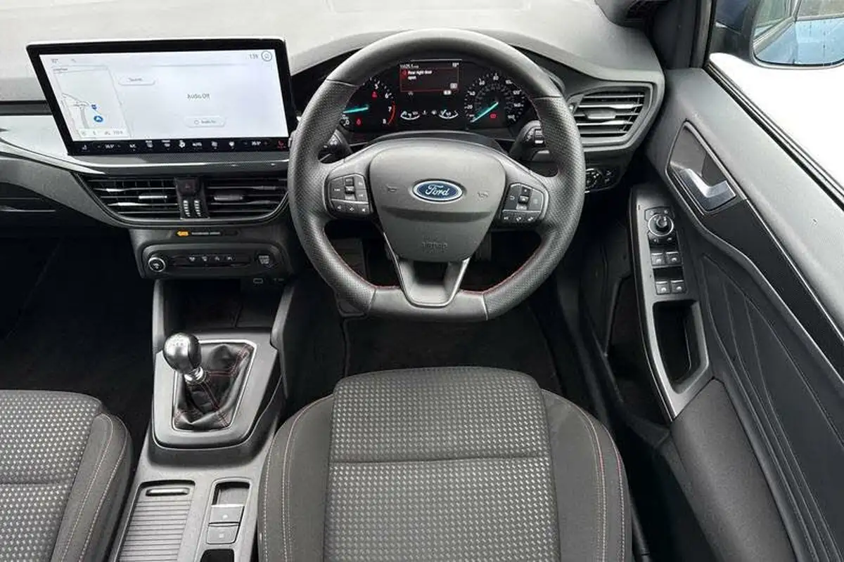 2023-ford-focus-10t-st-line-125ps-hatchback-big-10