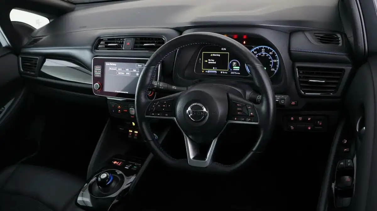 2021-nissan-leaf-e-n-connecta-big-9
