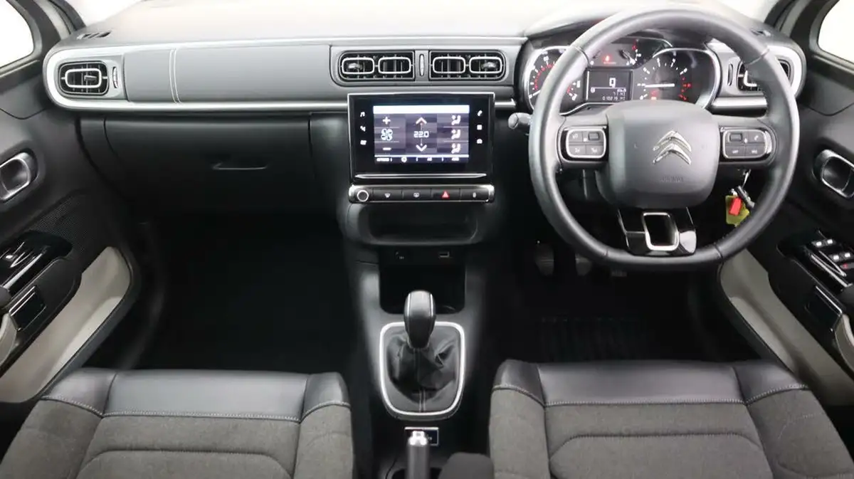 2021-citroen-c3-12-puretech-saint-james-83ps-big-13