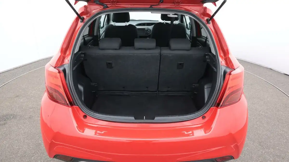 2017-toyota-yaris-15-vvt-i-design-bi-tone-hybrid-big-17