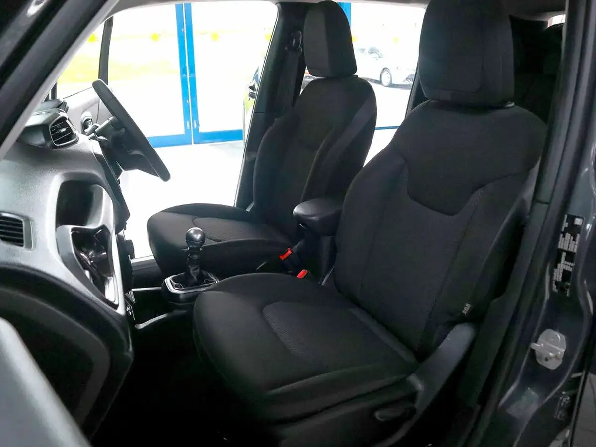 2021-jeep-renegade-10-gse-night-eagle-big-18