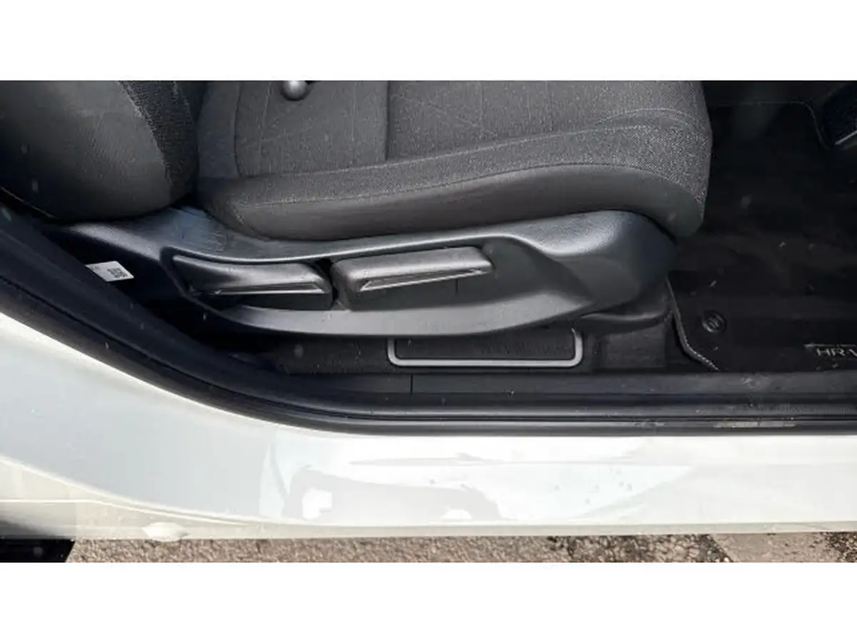 2023-honda-hr-v-15-i-mmd-elegance-big-23
