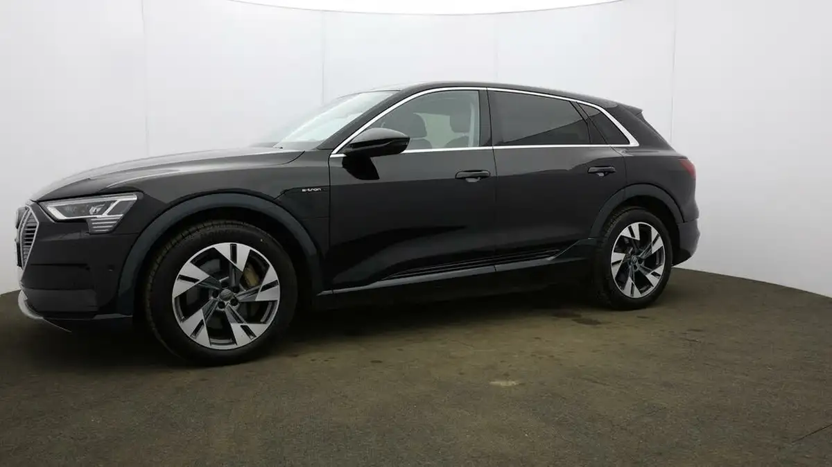 2019-audi-e-tron-55e-big-27