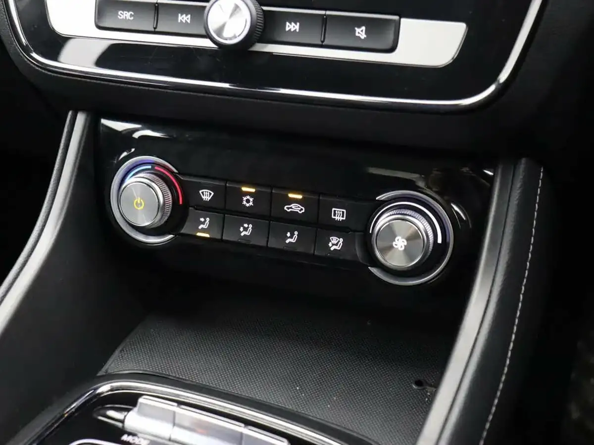 2021-mg-zs-suv-e-excite-ev-big-19