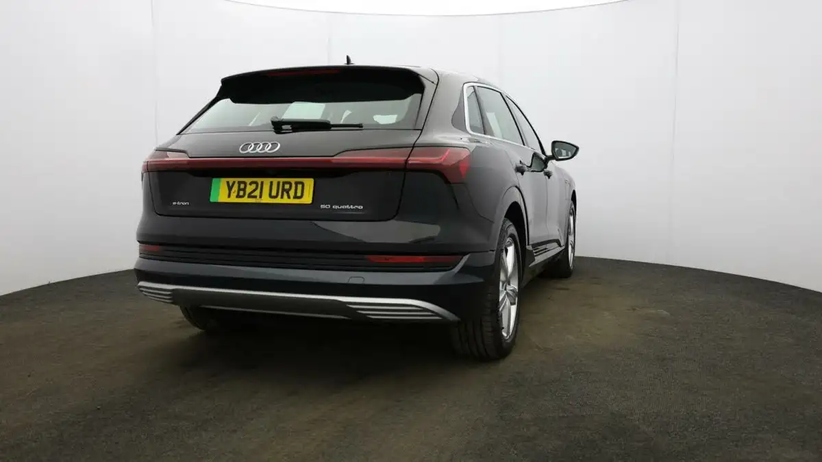 2021-audi-e-tron-50e-technik-station-wagon-big-61