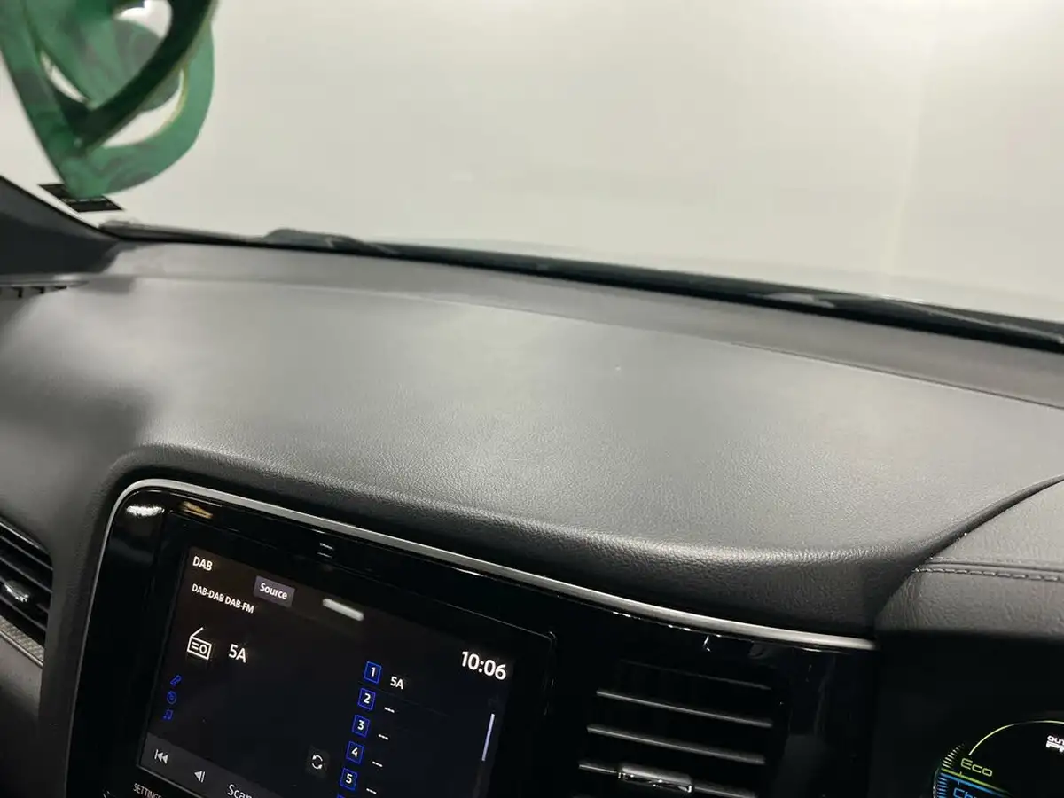2020-mitsubishi-outlander-24-dynamic-phev-big-17