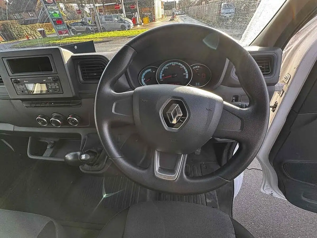 2020-renault-master-e-mm31-i-ze-business-76bhp-medium-roof-auto-big-40