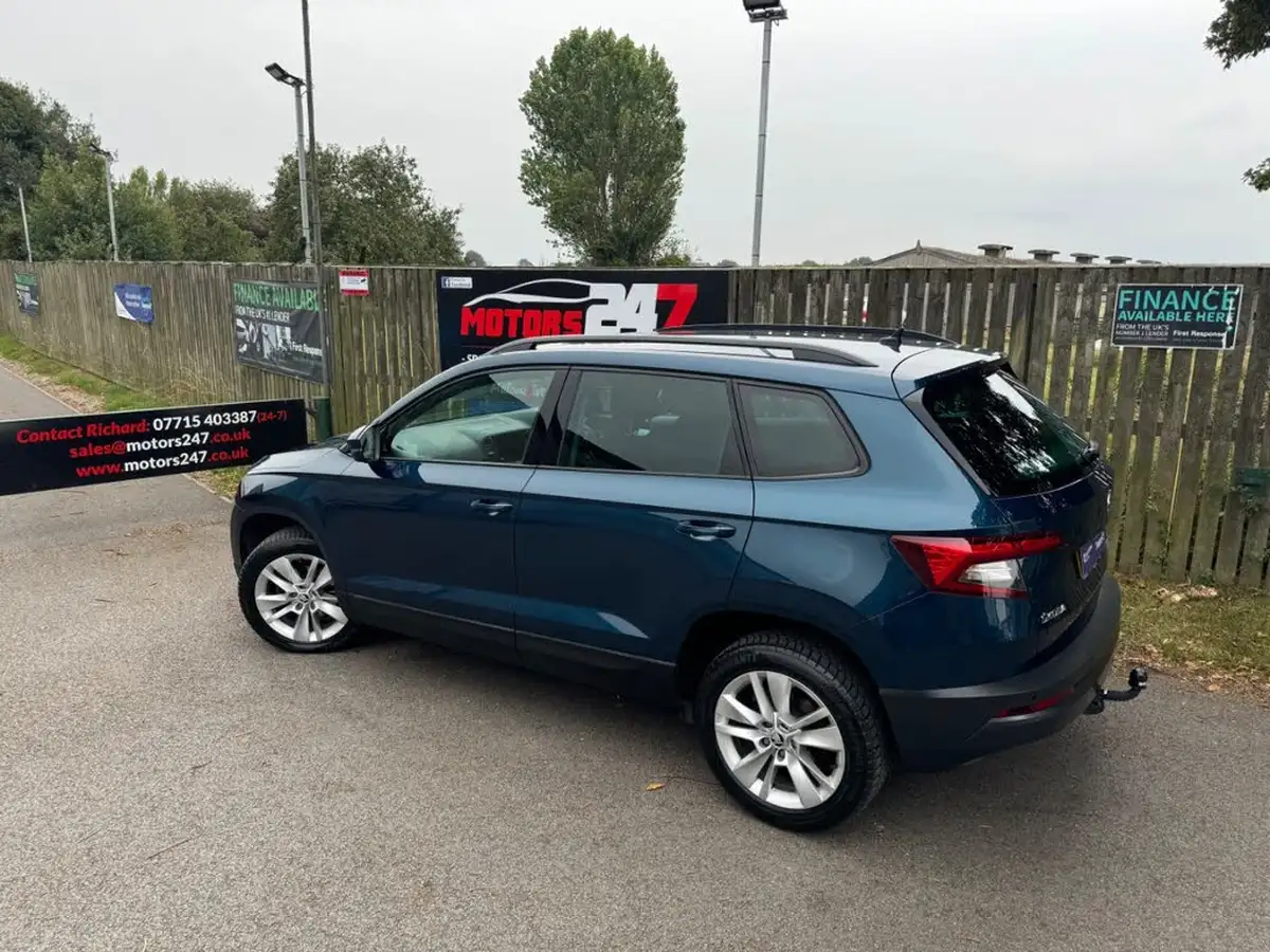 2018-skoda-karoq-15-tsi-se-technology-act-dsg-big-1