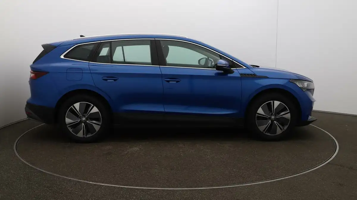2022-skoda-enyaq-e-80-82-kwh-big-42
