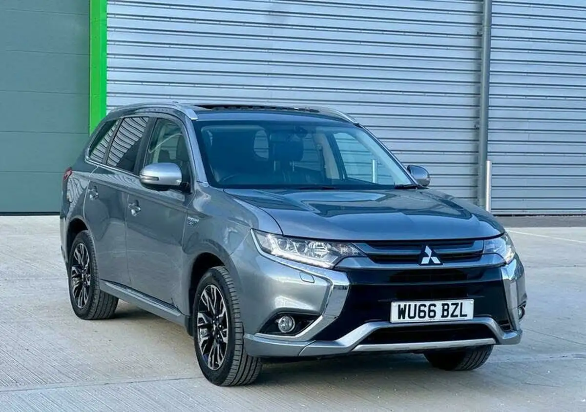 2016-mitsubishi-outlander-20-gx4h-phev-big-74