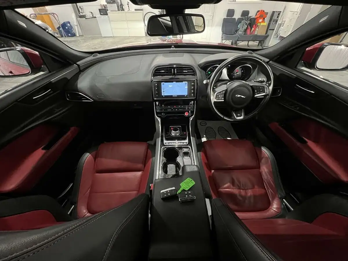 2015-jaguar-xe-20-r-sport-240ps-big-10
