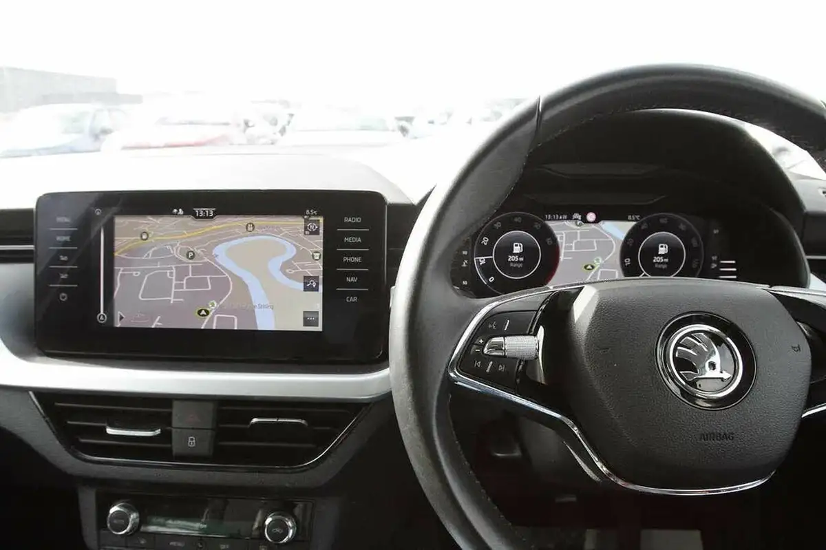 2021-skoda-kamiq-10-tsi-se-l-109ps-big-17