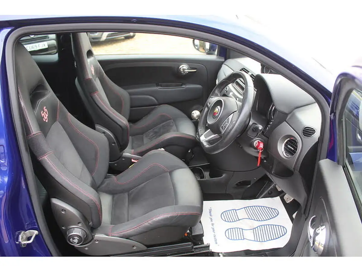 2016-abarth-500-14-tjet-595-competizione-big-12