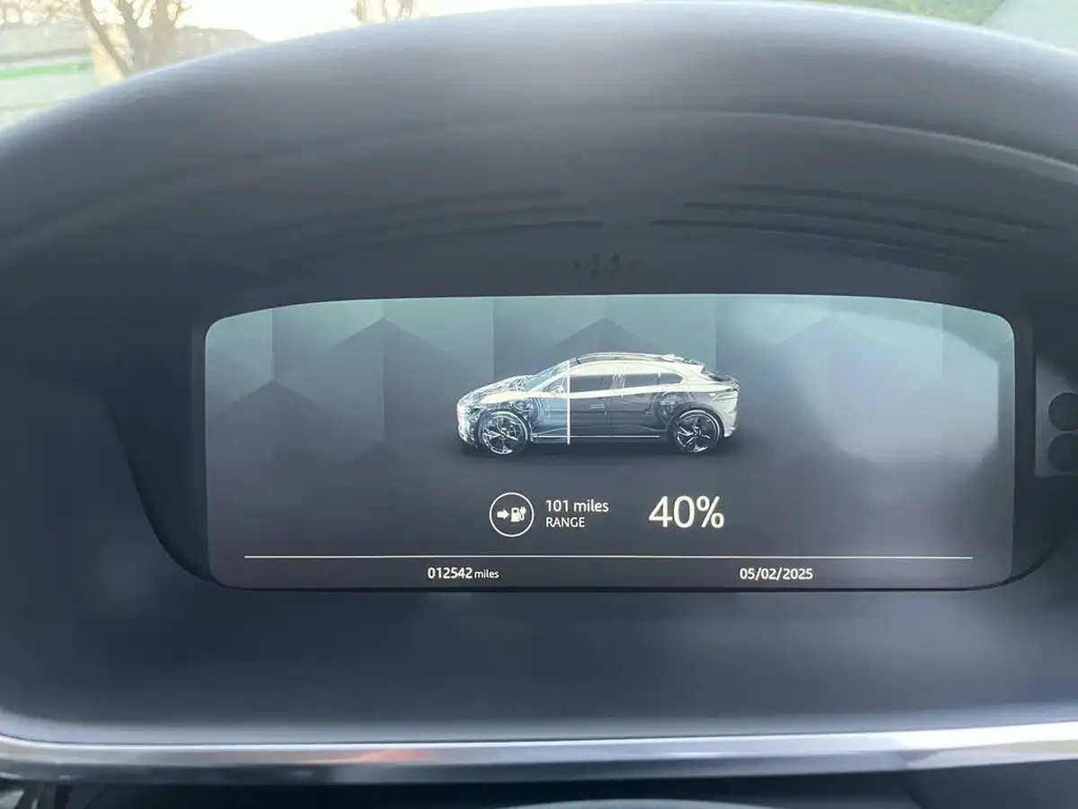 2022-jaguar-i-pace-ev400-hse-big-39