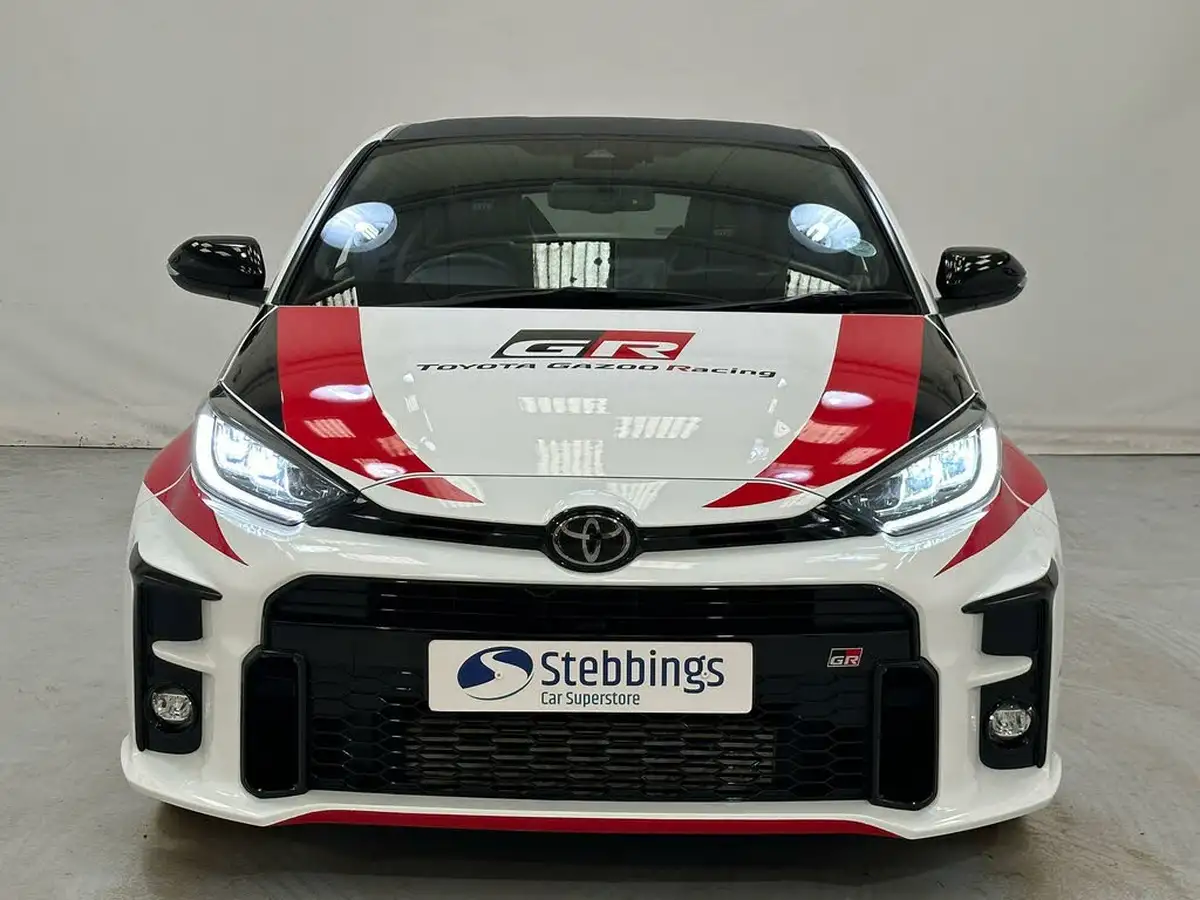 2021-toyota-yaris-16-gr-circuit-pack-big-3