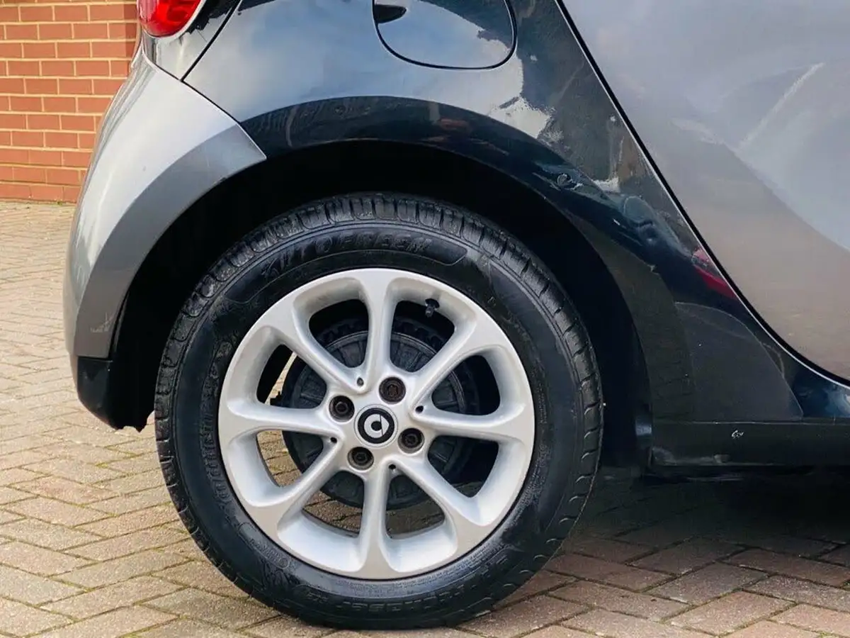 2016-smart-forfour-10-passion-70bhp-ss-big-21
