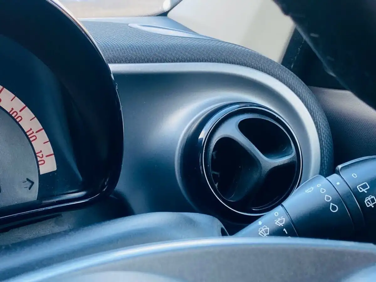 2016-smart-forfour-10-passion-70bhp-ss-big-45
