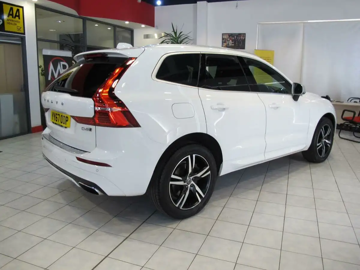 2017-volvo-xc60-20td-d4-r-design-awd-geartronic-big-8