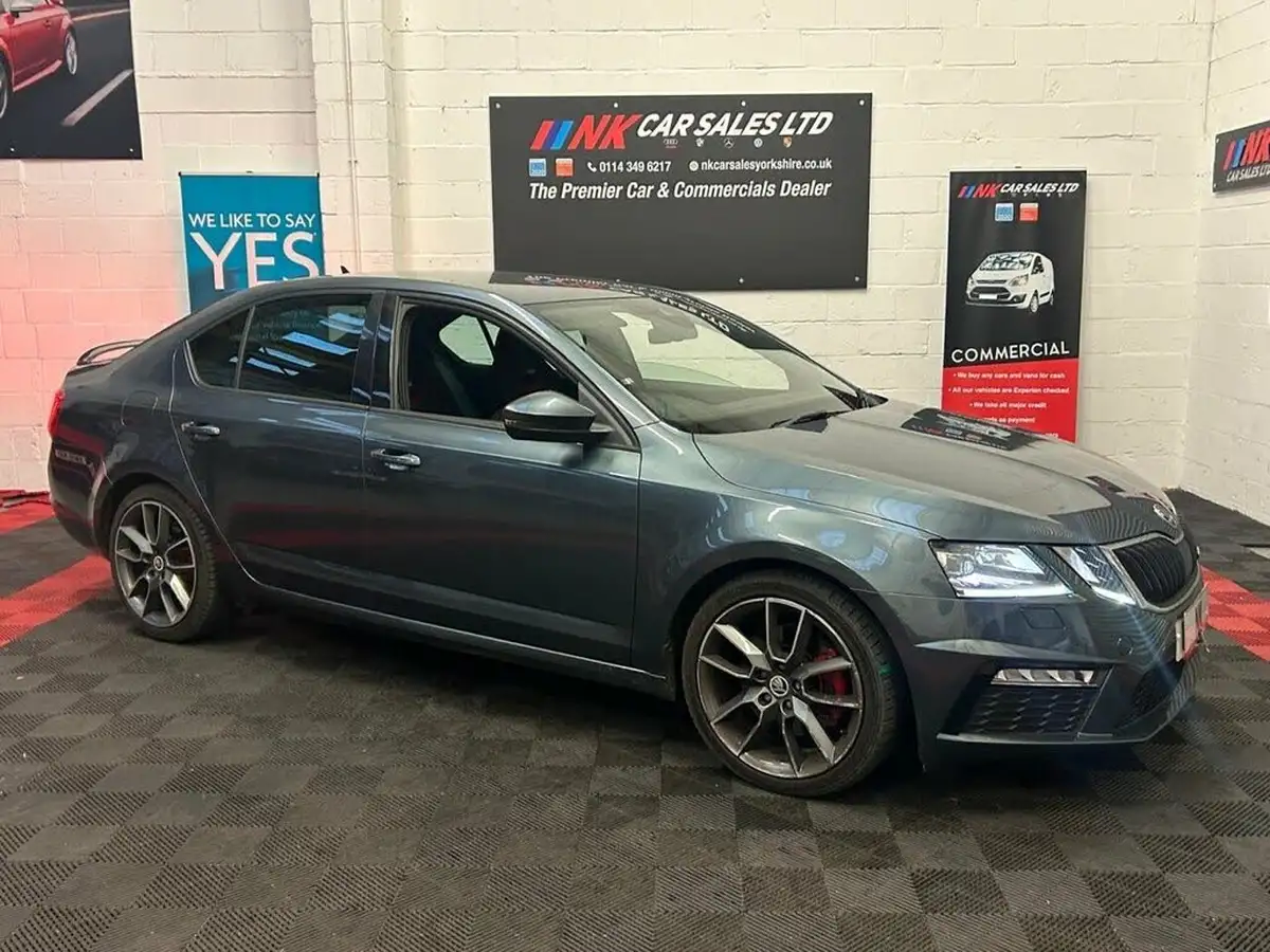 2017-skoda-octavia-20tdi-vrs-hatchback-dsg-big-0