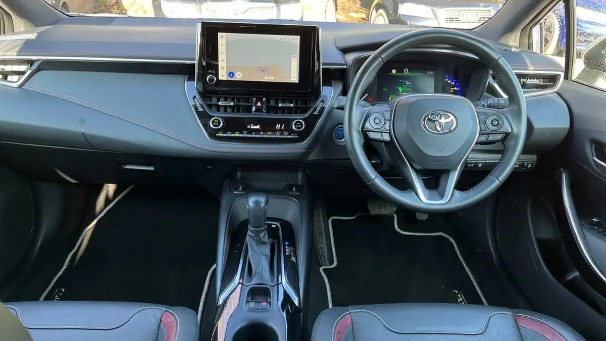 2023-toyota-corolla-20-vvt-i-excel-181bhp-18in-alloy-wheelstrk-touring-sports-big-4