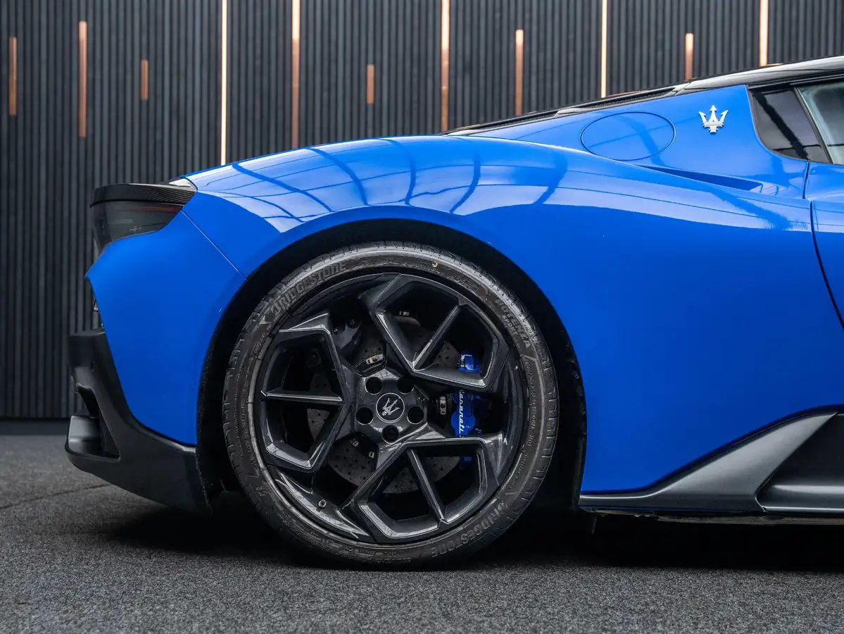 2022-maserati-mc20-30-no-trim-big-30