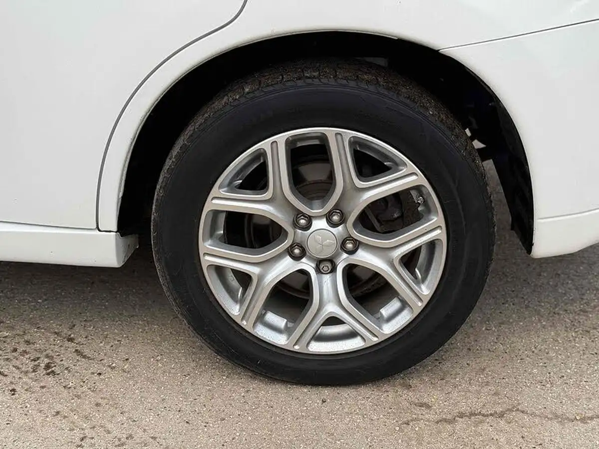 2014-mitsubishi-outlander-20-gx4h-big-8