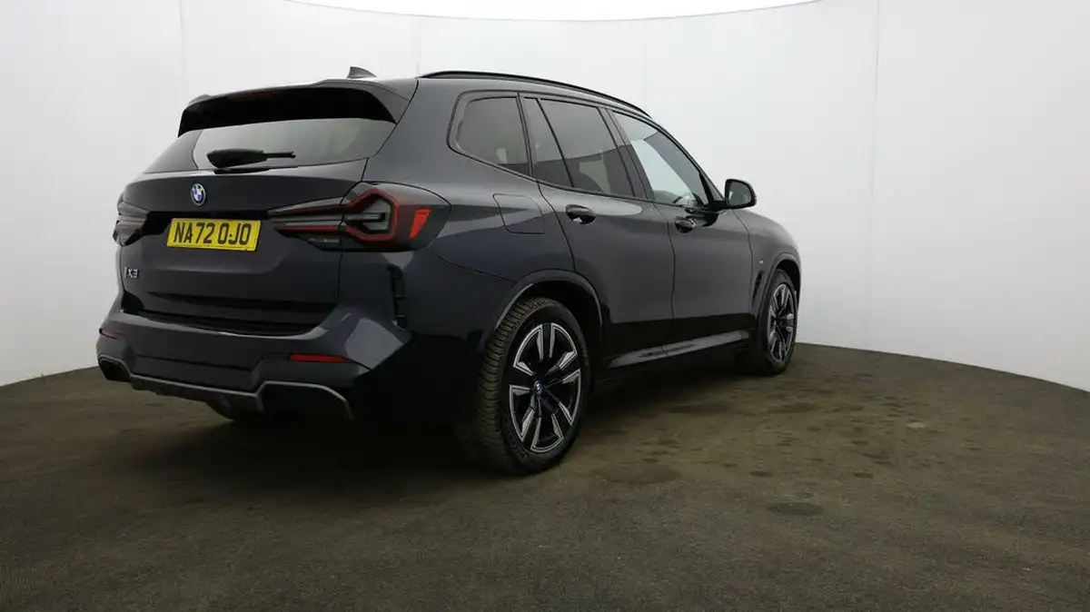 2022-bmw-ix3-e-m-sport-big-52