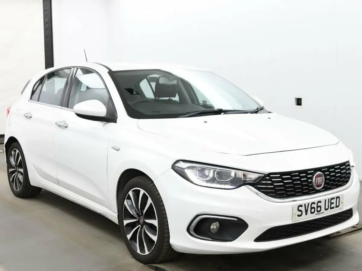 2017-fiat-tipo-14-tjet-lounge-hatchback-big-1